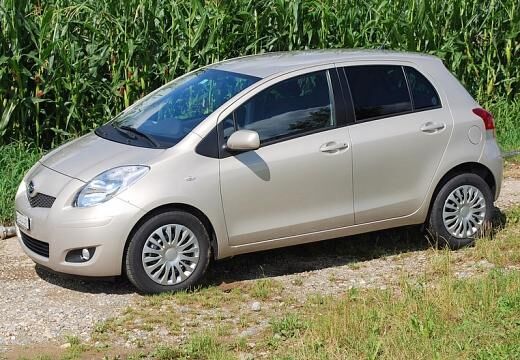 DAIHATSU Charade (2011 - 2013) Charade