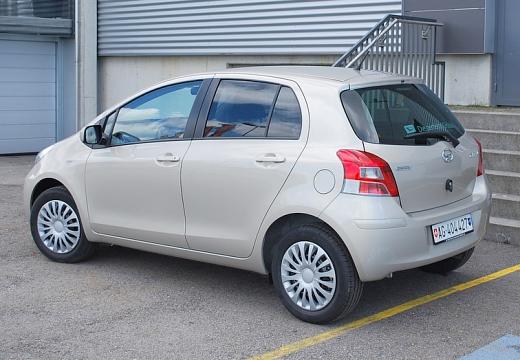 DAIHATSU Charade (2011 - 2013) Charade