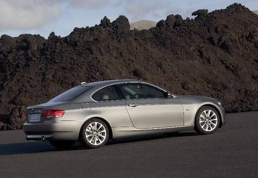 BMW-325i-Coupe--2006-2007-