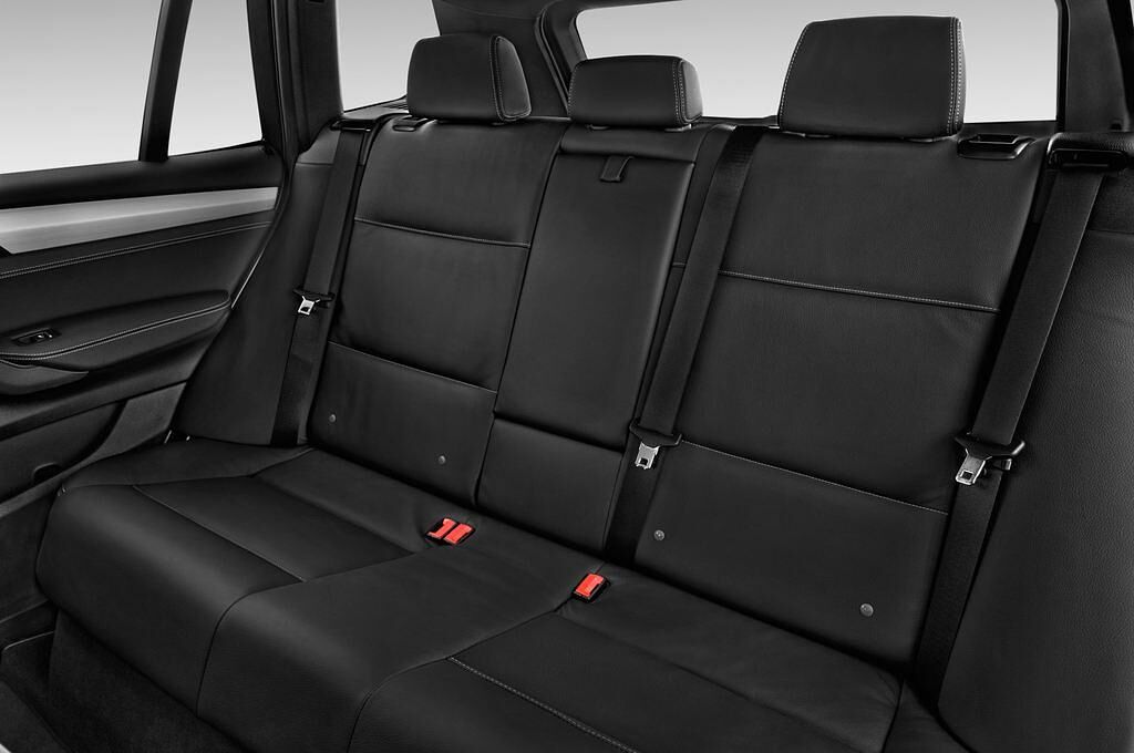 BMW X3 (Baujahr 2016) - 5 Türen Rücksitze