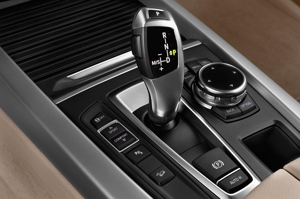 BMW X5 (Baujahr 2014) xDrive30d 5 Türen Schalthebel