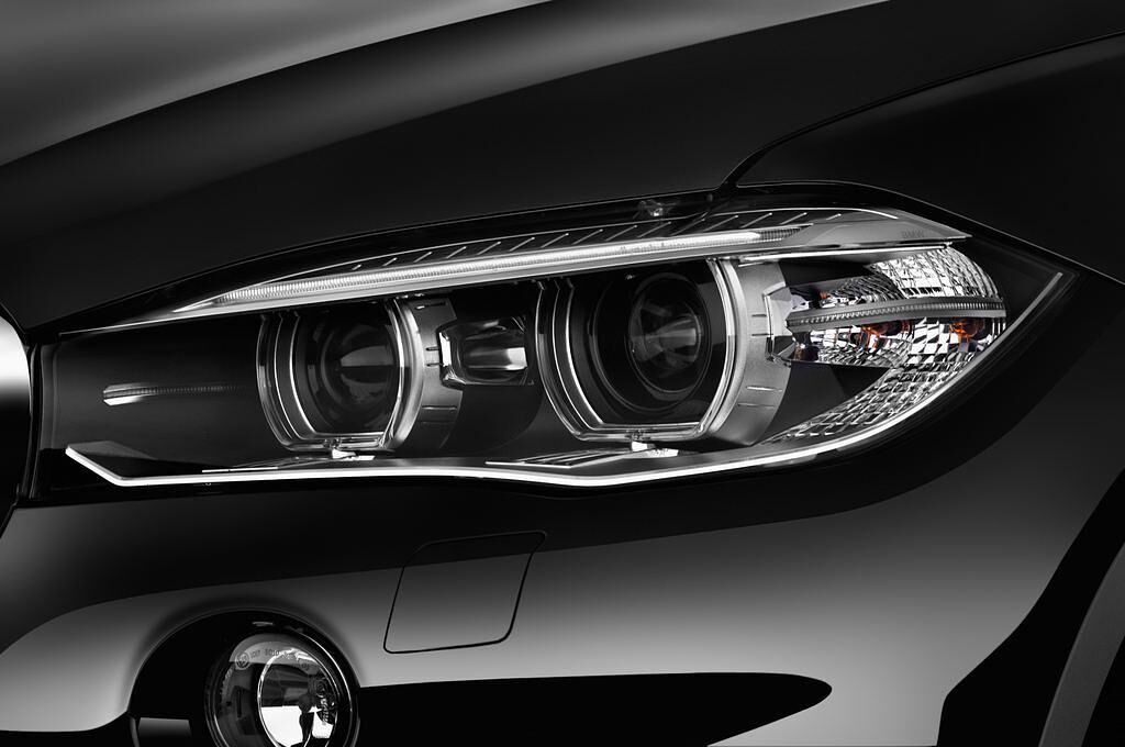 BMW X5 (Baujahr 2014) xDrive30d 5 Türen Scheinwerfer