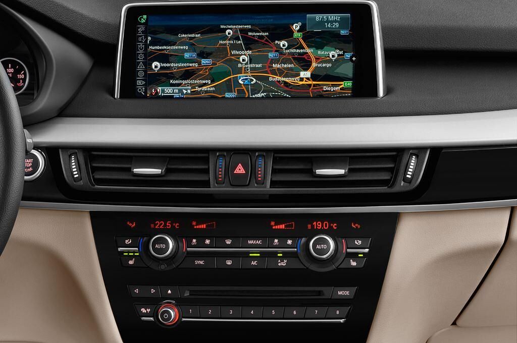 BMW X5 (Baujahr 2014) xDrive30d 5 Türen Temperatur und Klimaanlage