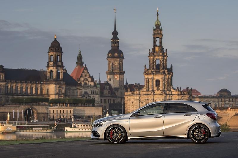Der Mercedes AMG A 45 4Matic ist 4,30 Meter lang.