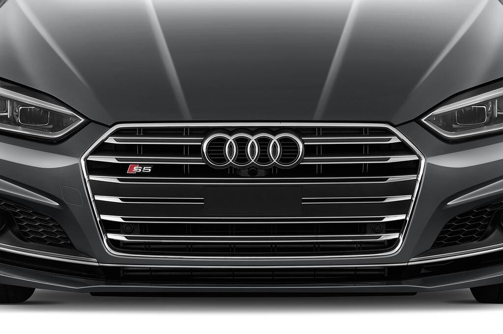 Audi S5 Sportback (Baujahr 2018) - 5 Türen Kühlergrill und Scheinwerfer
