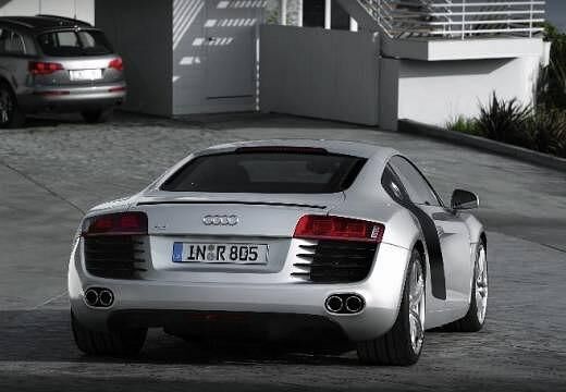 AUDI-R8-4-2-quattro--2007-