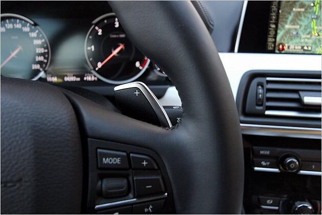 Wer will, kann den 640d auch mit Schaltwippen in den nächsten Gang befördern