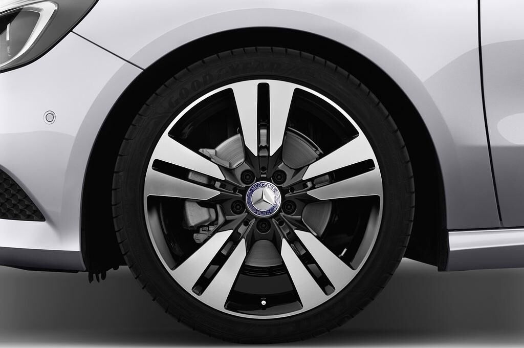 Mercedes A-Class (Baujahr 2013) Urban 5 Türen Reifen und Felge