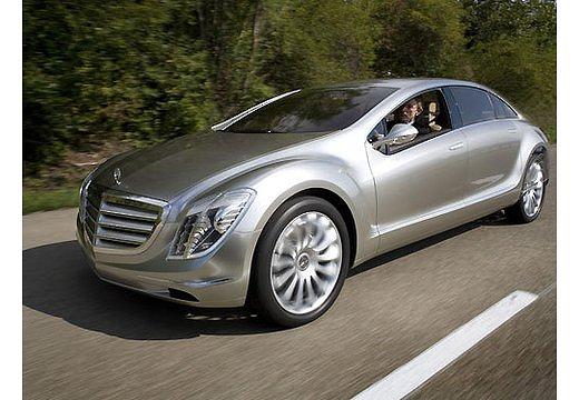 Mercedes-Benz F-700