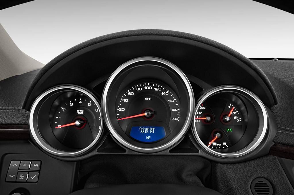 Cadillac CTS (Baujahr 2011) V 2 Türen Tacho und Fahrerinstrumente