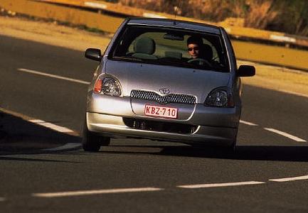 TOYOTA-Yaris-1-0--1999-2003-