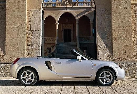 TOYOTA-MR-2-Roadster--2000-2002-