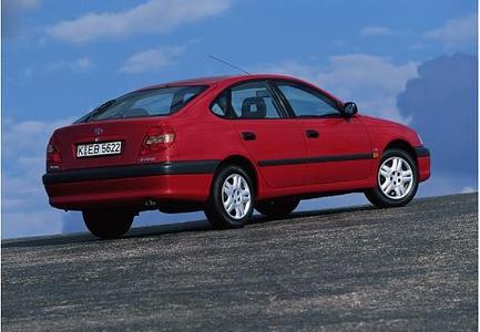TOYOTA-Avensis-1-6--2000-2003-