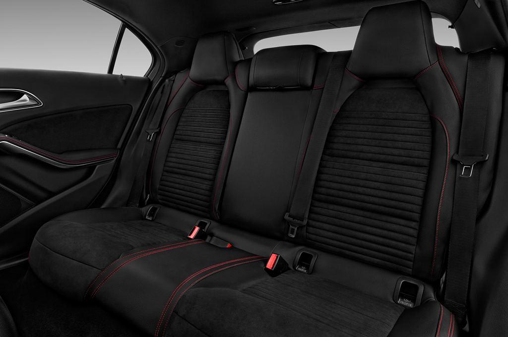Mercedes A-Class (Baujahr 2017) AMG Line 5 Türen Rücksitze