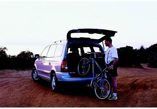 HYUNDAI-Trajet-2-0--2000-2004-