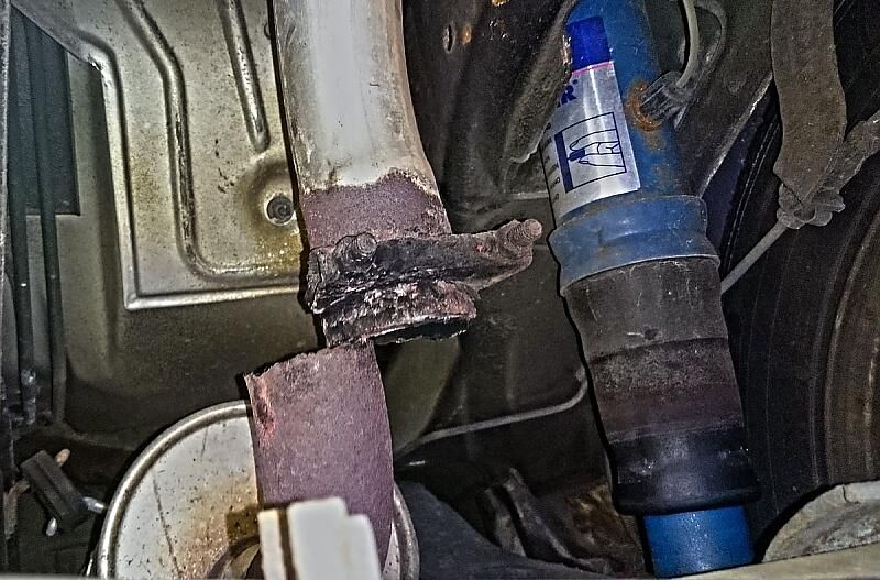 Die Schwachstelle des Volvo 940 GL: der Auspuff.