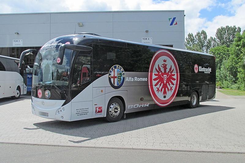 Der Mannschaftsbus von Eintracht Frankfurt
