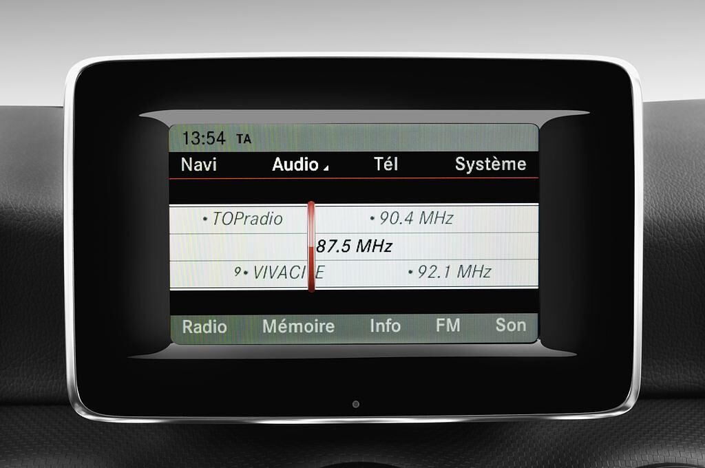 Mercedes A-Class (Baujahr 2013) Urban 5 Türen Radio und Infotainmentsystem