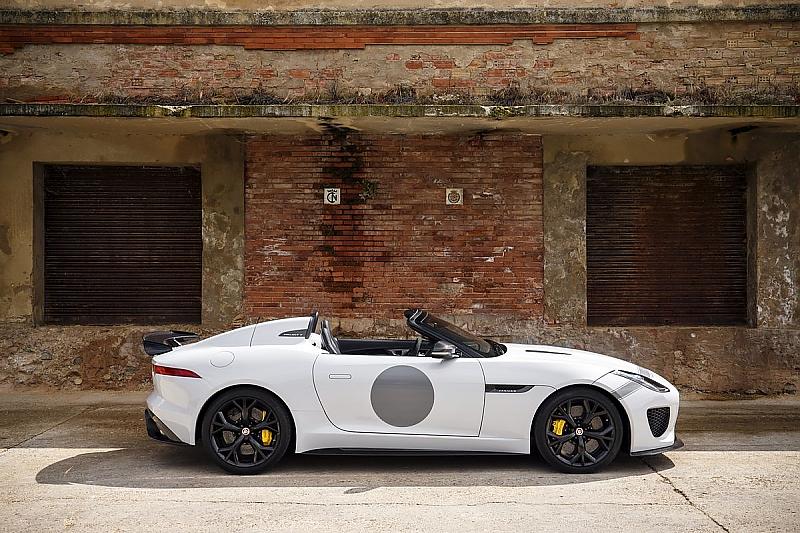 Der Jaguar F-Type Project 7 ist 4,55 Meter lang,...