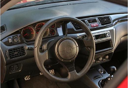 MITSUBISHI-Lancer-Evolution-IX--2005-2008-