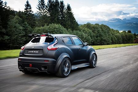 Nissan Juke-R 2.0 - Ritt auf dem Asphalt-Godzilla