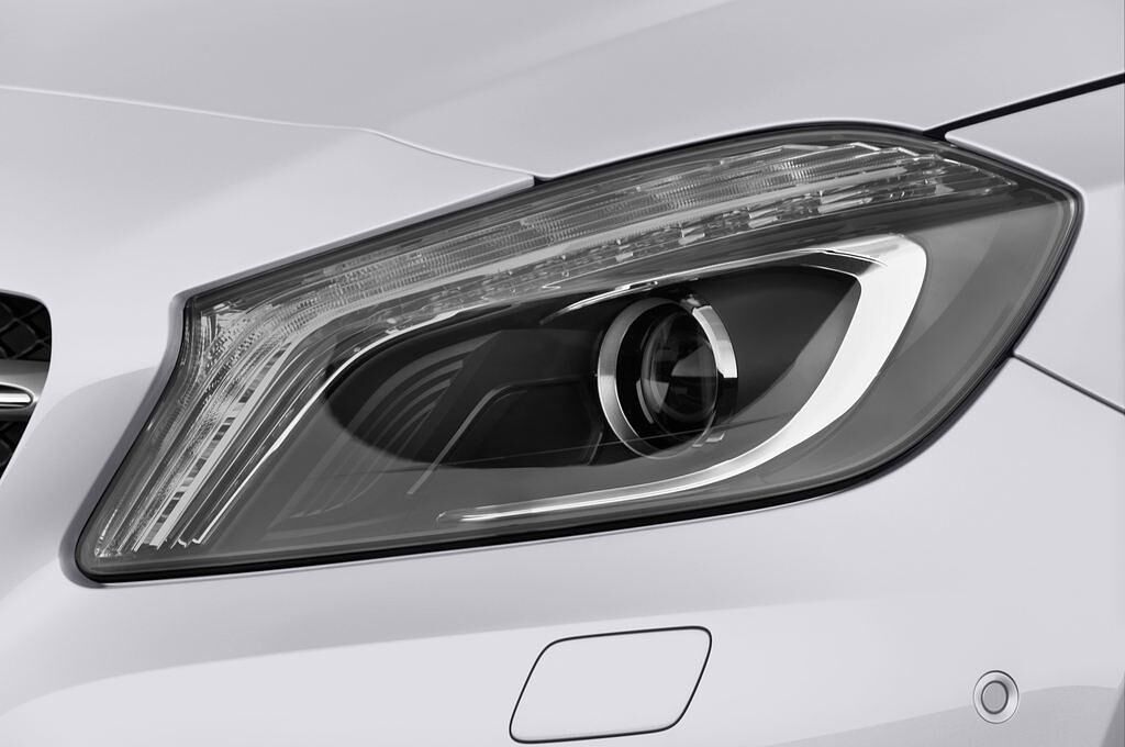 Mercedes A-Class (Baujahr 2013) Urban 5 Türen Scheinwerfer