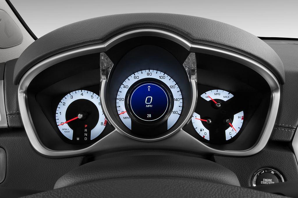 Cadillac SRX (Baujahr 2009) Elegance 5 Türen Tacho und Fahrerinstrumente