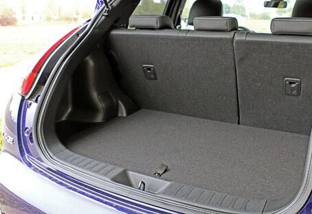 Der große Schwachpunkt des Nissan Juke: das Platzangebot. Im Kofferraum erwarten einen lediglich 207 Liter - halb so viel wie bei einem VW Polo.