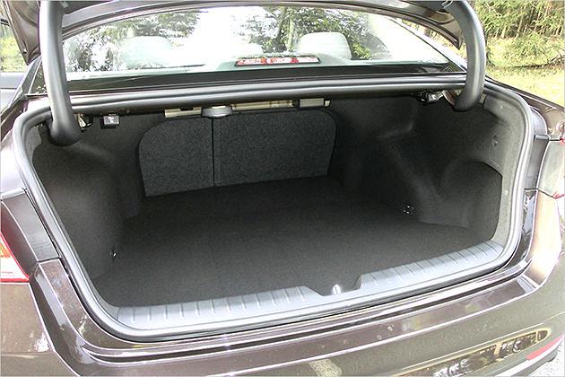 Der Kofferraum fasst 510 Liter - wer mehr braucht, muss bis 2016 auf den Kombi warten