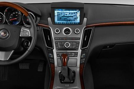 Cadillac CTS (Baujahr 2011) Sport Luxury 5 Türen Mittelkonsole
