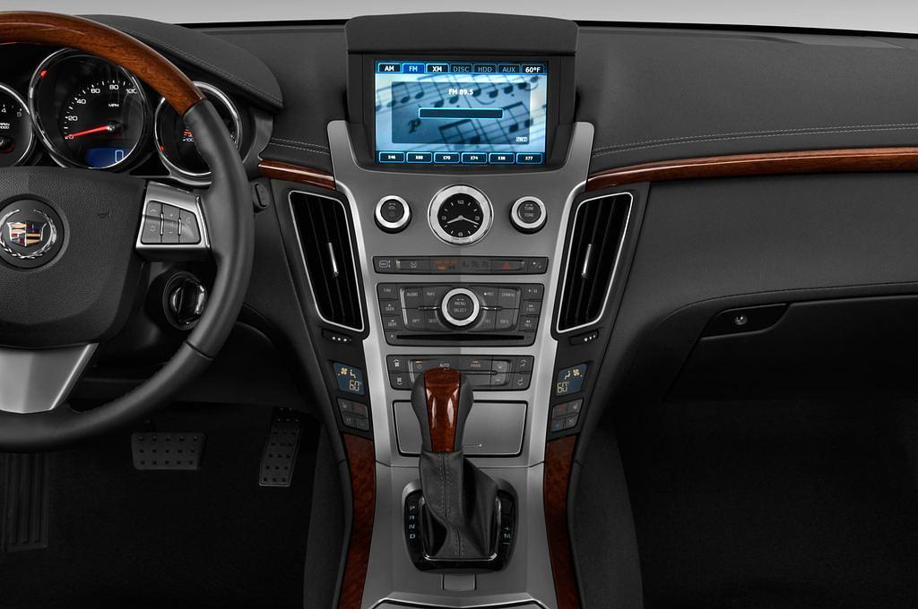 Cadillac CTS (Baujahr 2011) Sport Luxury 5 Türen Mittelkonsole