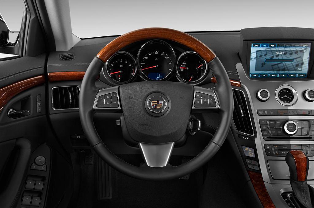 Cadillac CTS (Baujahr 2011) Sport Luxury 5 Türen Lenkrad