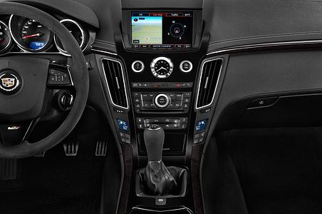 Cadillac CTS (Baujahr 2012) V 5 Türen Mittelkonsole