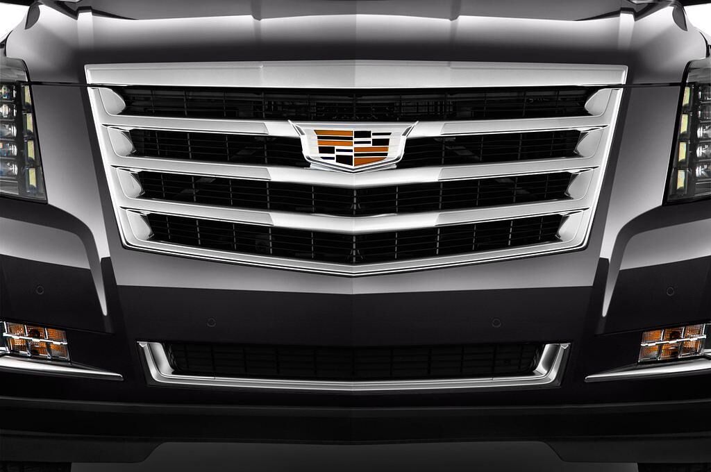 Cadillac Escalade (Baujahr 2015) Premium 5 Türen Kühlergrill und Scheinwerfer