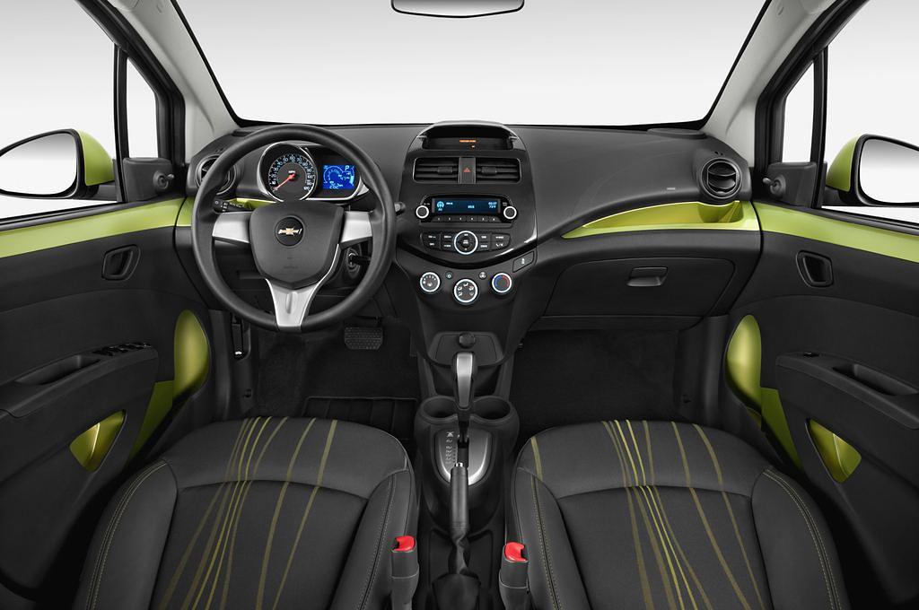 Chevrolet Spark (Baujahr 2013) LS 5 Türen Cockpit und Innenraum