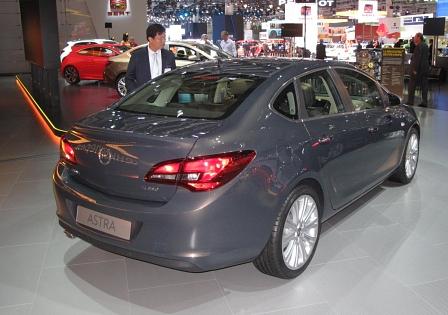 Opel Astra Limousine