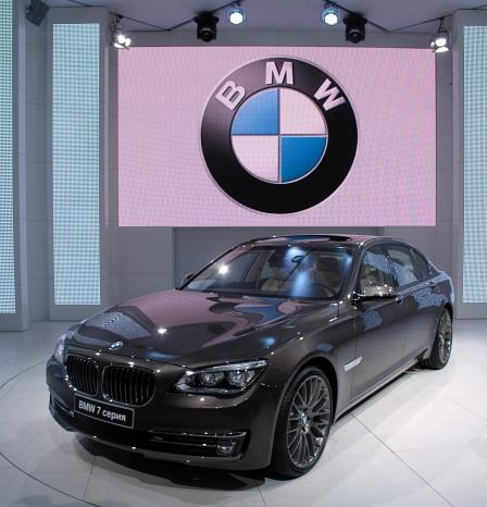 BMW 7er auf der Moskau Motorshow