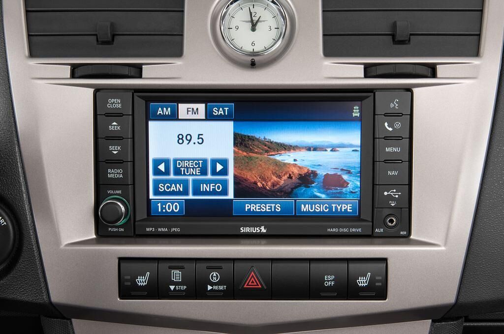 Chrysler Sebring (Baujahr 2010) Limited 2 Türen Radio und Infotainmentsystem