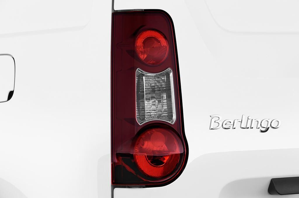 Citroen Berlingo (Baujahr 2015) 1.6 Vti 95 Euro 5 Niveau A 4 Türen Rücklicht