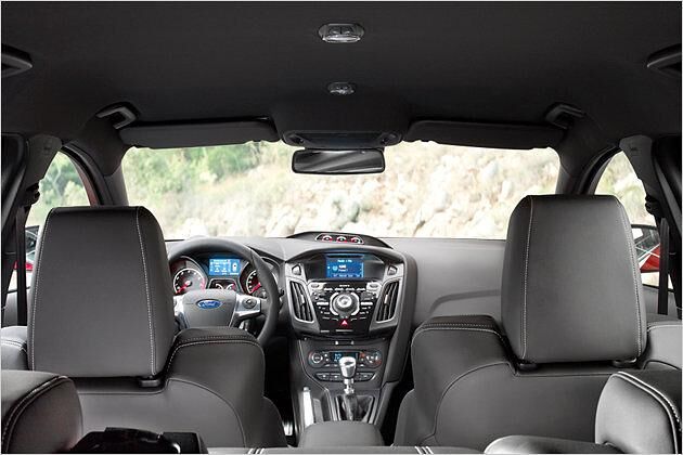 Selbst Sitzriesen werden die Kopffreiehit des Focus ST Turnier zu schätzen wissen