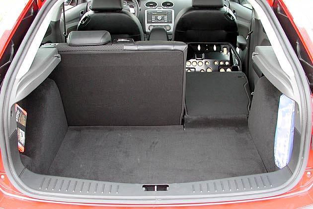 Die Sitze der Rückbank lassen sich asymmetrisch geteilt klappen