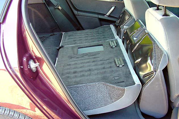 Halterungen für die Kopfstützen fehlen