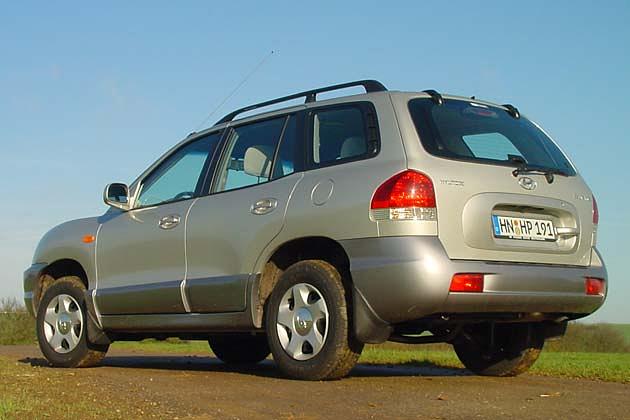 Die weit ausgeschnittenen Radhäuser geben dem Santa Fe etwas Bulliges