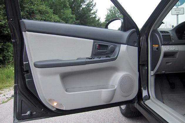 Fahrertüre: Genug Platz für die Ablage von Kleinkram