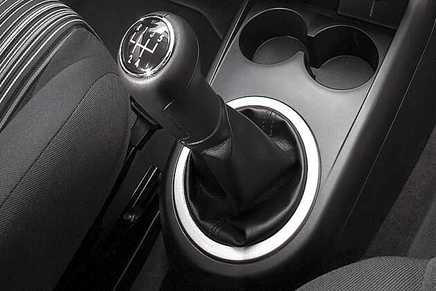 Den Fox gibt es in allen Motorisierungen ausschließlich in Kombination mit einem Fünfgang-Schaltgetriebe