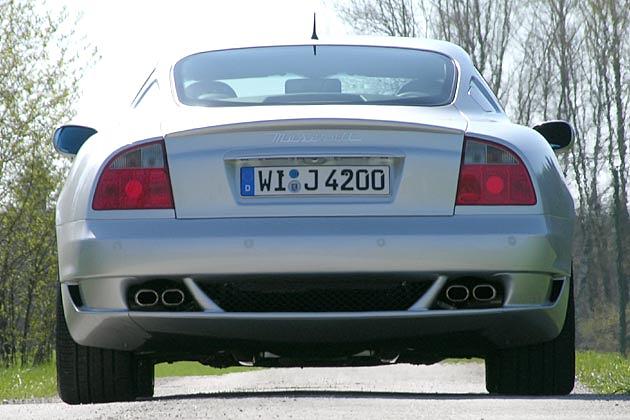 Das Heck ist nahezu identisch mit dem des Coupé GT