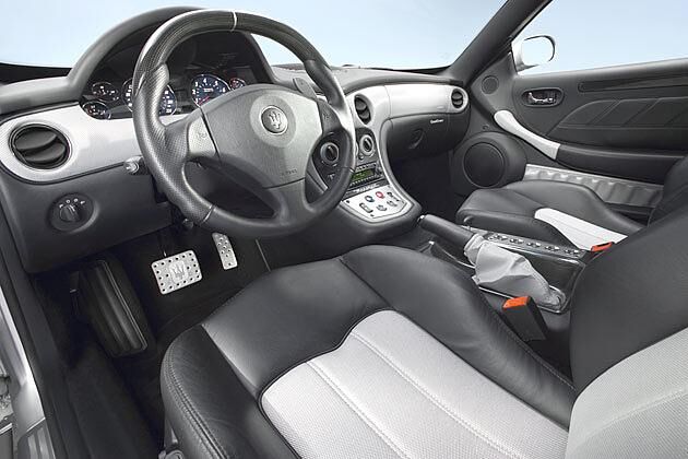 Der Innenraum des Gransport mit viel Karbon, Leder und BrighTex