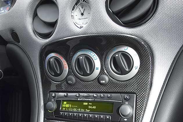 Gut zu erkennen: In der Mitte Karbon und drumherum das silbrige BrighTex