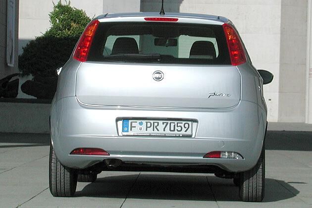 Knackiger Hintern: Auch die Rückseite des Punto ist ansehnlich