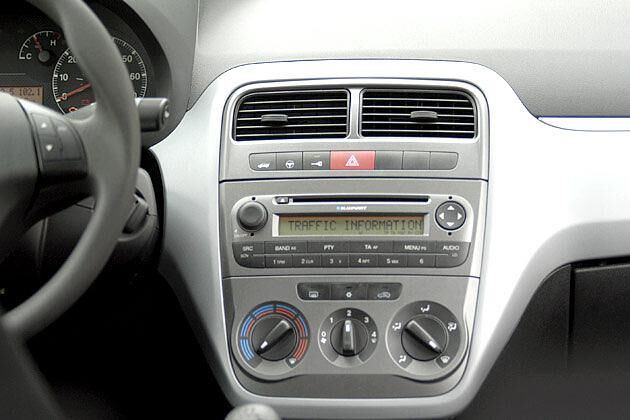 Geschickt integriert: CD-Radio in der Mittelkonsole